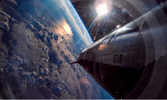 马斯克左手换右手屡试不爽，天基AI要来了｜硅谷观察_马斯克左手换右手屡试不爽，天基AI要来了｜硅谷观察_