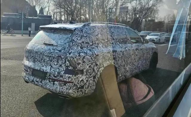 90万豪华SUV市场炸裂！奥迪Q9强势来袭内外皆硬核，能否撼动双B霸主地位？结果不看真不够解渴-有驾