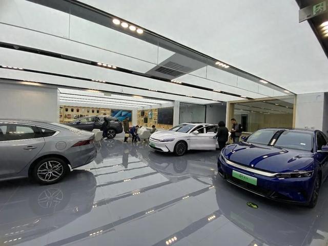 1月车市大震荡！8家汽车大集团最新销量出炉