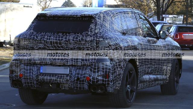 全新宝马X5 M60 xDrive路试曝光：3.0L直六轻混，550马力+22寸轮毂-有驾