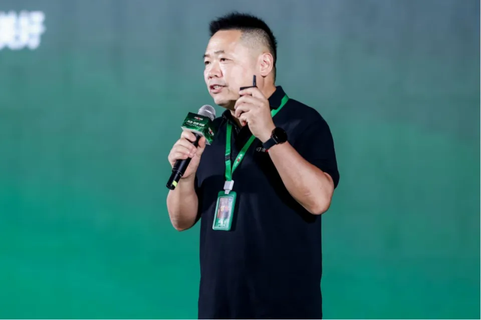 近10亿美元出售给美团，叮咚买菜梁昌霖发内部信：放下较量，并肩同航