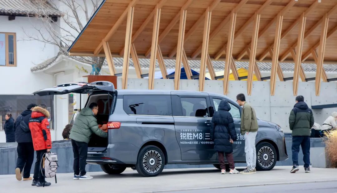 _在实干当道的年代，为何一辆“不设限”的MPV才是真豪华？_在实干当道的年代，为何一辆“不设限”的MPV才是真豪华？