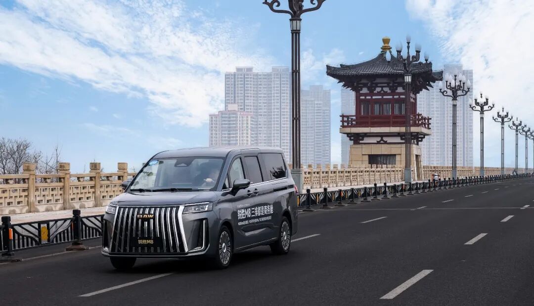 在实干当道的年代，为何一辆“不设限”的MPV才是真豪华？__在实干当道的年代，为何一辆“不设限”的MPV才是真豪华？