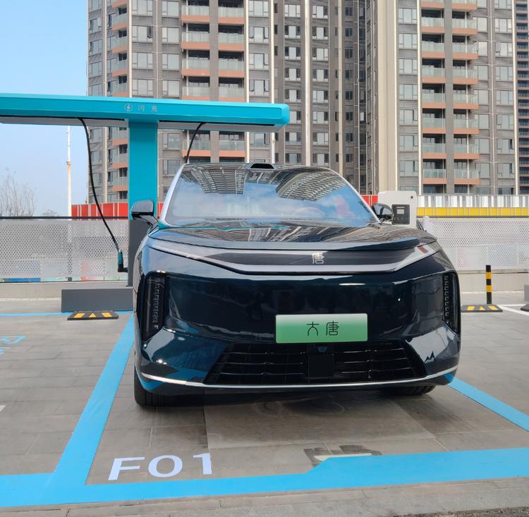 比亚迪2022年新车上市进程_比亚迪有款新车上市_