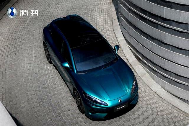 比亚迪全新腾势Z9GT外形发布：全新峡湾绿配色、智驾蓝灯