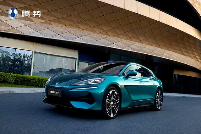 比亚迪全新腾势Z9GT外形发布：全新峡湾绿配色、智驾蓝灯-有驾