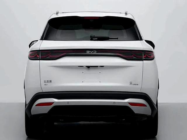 国产车神仙打架!比亚迪亮出3张王牌,小米SU7官宣3月,问界长安不甘示弱-有驾