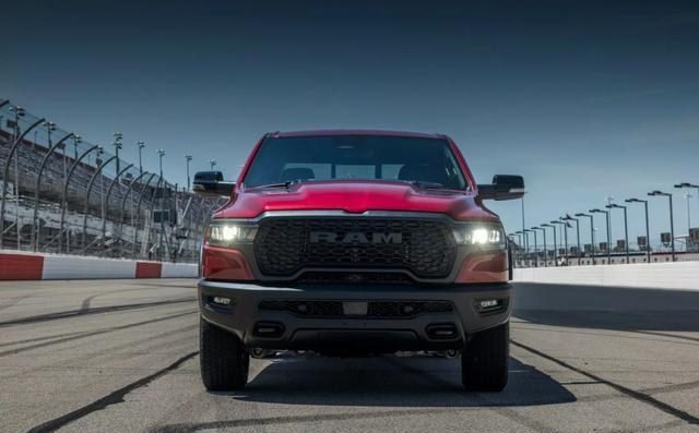 V8回归打脸环保主义？道奇公羊的10万台发动机藏着什么算盘-有驾