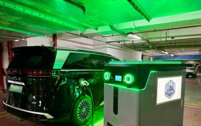 智驾爱好者看过来，先了解智驾的优点和优势，现阶段智驾车基本都是新能源车，功能更加便捷安全-有驾