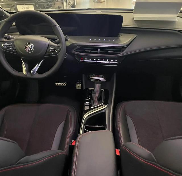 10万内最强轿车对决：威朗Pro对比伊兰特，实测颠覆传统认知-有驾