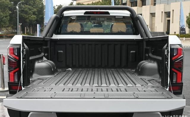 十万级电车刺客?拆穿威麟R08 EV这把“电镐”的真面目-有驾