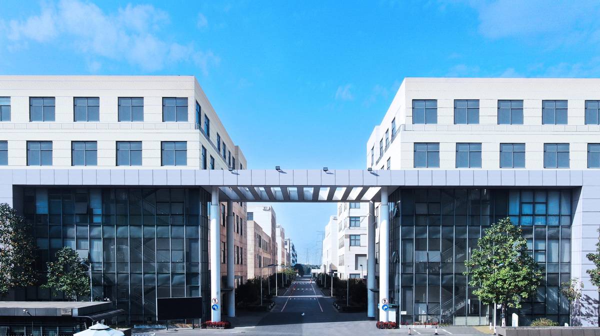 理想百万交付，西方车企集体退坑，新能源到底是不是陷阱？_理想百万交付，西方车企集体退坑，新能源到底是不是陷阱？_