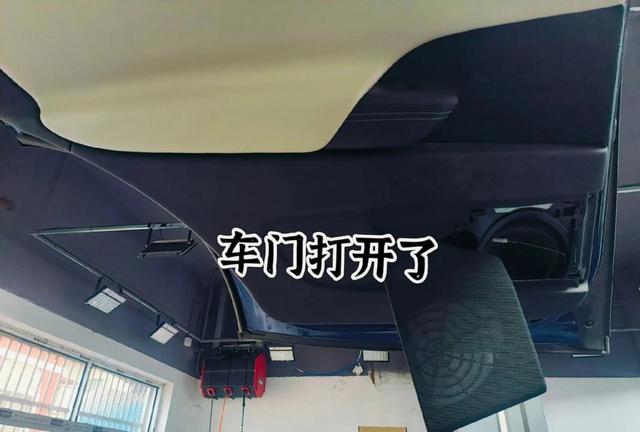 全球首例,中国正式禁止电动汽车使用隐藏式门把手,特斯拉设计面临安全大考,马斯克或迎来难题引发行业深思-有驾