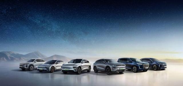 智界能不能翻身,就看这次V9表现如何,问界M5、M7卖得不佳后,靠M9和M8稳固品牌优势,才能维持市场竞争力-有驾