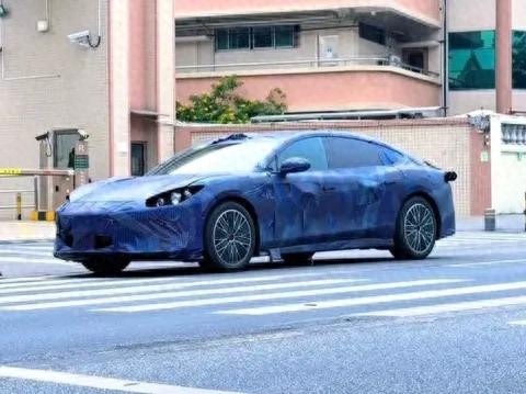 方程豹开始做轿车！听句劝，咱专心做SUV不行吗？