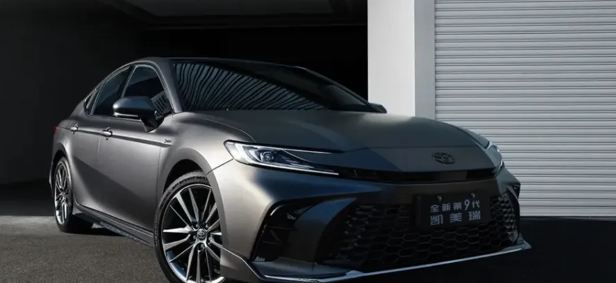 26款丰田凯美瑞上市，黑武士版太帅！双擎动力补贴后13万！