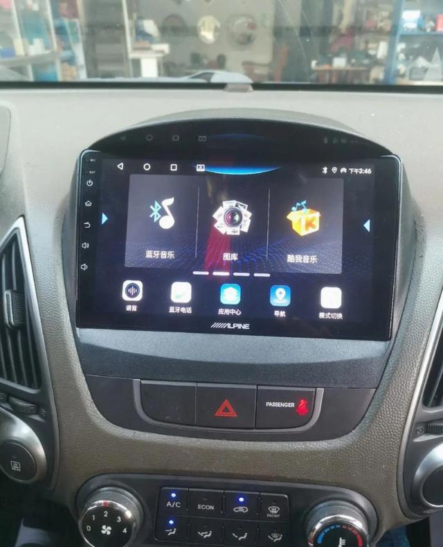 真是伤害性不大，侮辱性极强，14亿国人以为国产新能源实现弯道超车，谁料五菱星光560掀起智能驾驶新风潮，彻底改变出行体验-有驾