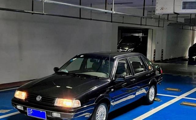 谁的青春没见过桑塔纳,这辆国民神车陪伴几代人走过风雨,成为时代记忆不可磨灭的经典符号-有驾