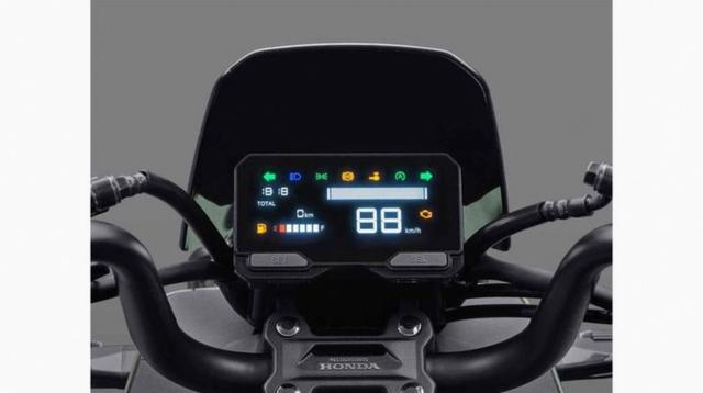 2026年春节前重庆摩博会上，新大洲本田SquareX125以12680元的价格逆势热卖，外观方盒子设计加实用多功能布局吸引追求个性的年轻消费者-有驾