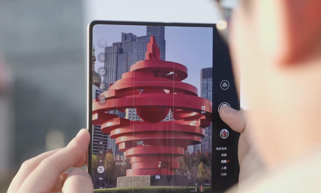 纵向折叠屏手机__横着折叠的手机