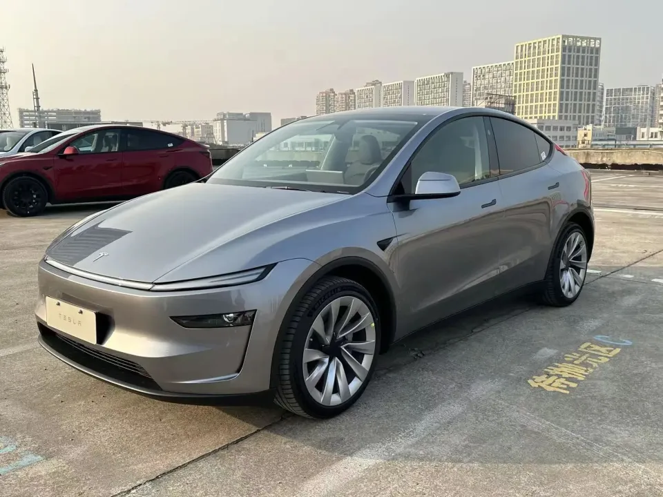 净利下跌46%、高管集体出走，特斯拉转型遇考