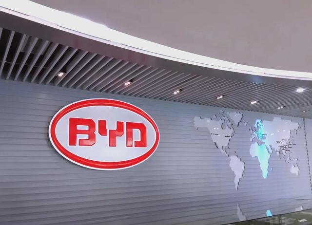 一年都卖400万台车了，为什么还有人觉得比亚迪“上不了台面”？-有驾