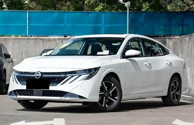 12万买1.6L全新轩逸?到店实拍内饰升级引热议-有驾