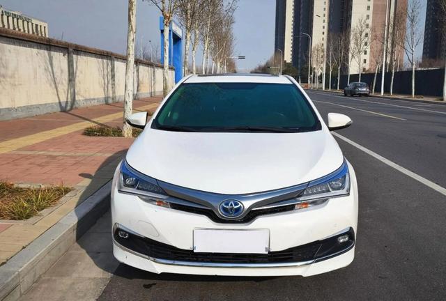 不管你承不承认，这就是赤裸裸的现实，有车家庭买车看空间、省油、安全，卡罗拉成为首选，实用到骨子里让养娃顾家更踏实幸福-有驾