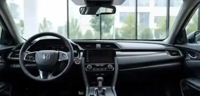 全新本田思域混动版亮相，4.3L油耗+7.5秒破百，省油不肉真的存在？-有驾