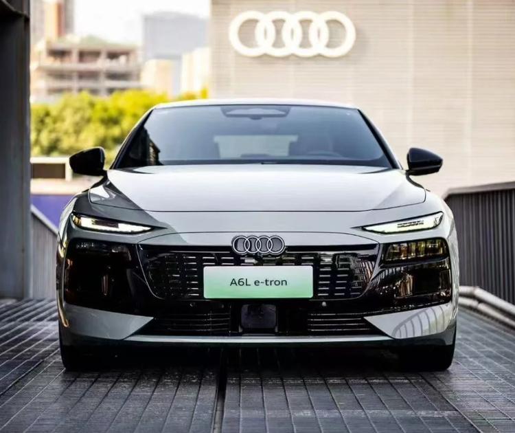 奥迪或将采用华为自动驾驶方案_奥迪智能驾驶车_