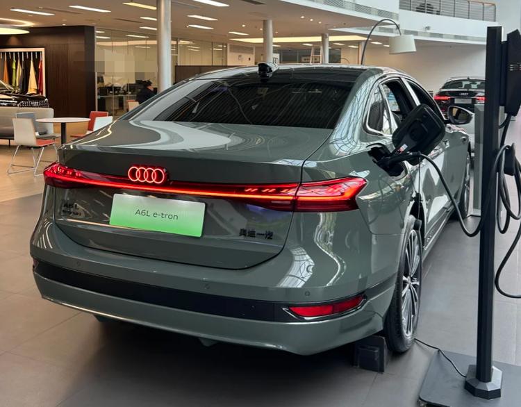 奥迪智能驾驶车_奥迪或将采用华为自动驾驶方案_