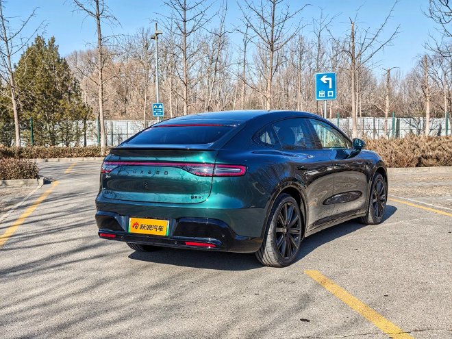 新增多项智能配置 抢先体验智界R7的新功能