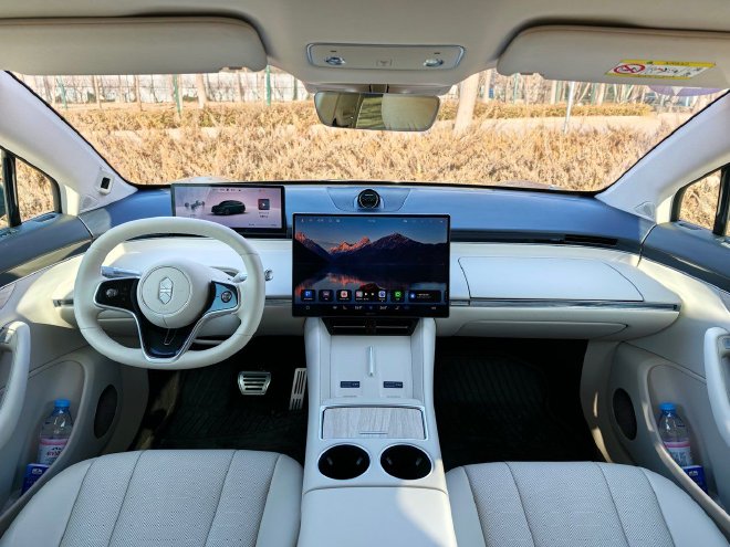 新增多项智能配置 抢先体验智界R7的新功能