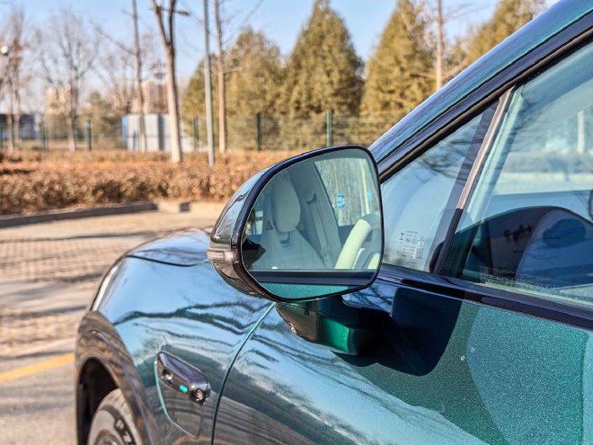 新增多项智能配置 抢先体验智界R7的新功能