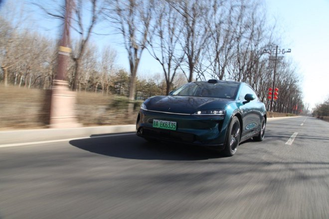 新增多项智能配置 抢先体验智界R7的新功能