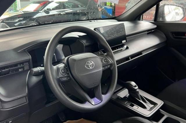 这就是赤裸裸的现实，丰田卡罗拉销量从2015年巅峰逐渐下滑，新能源冲击下的市场变化令人深思-有驾