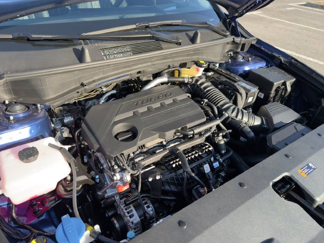 中期改款全面焕新 实拍起亚新狮铂拓界