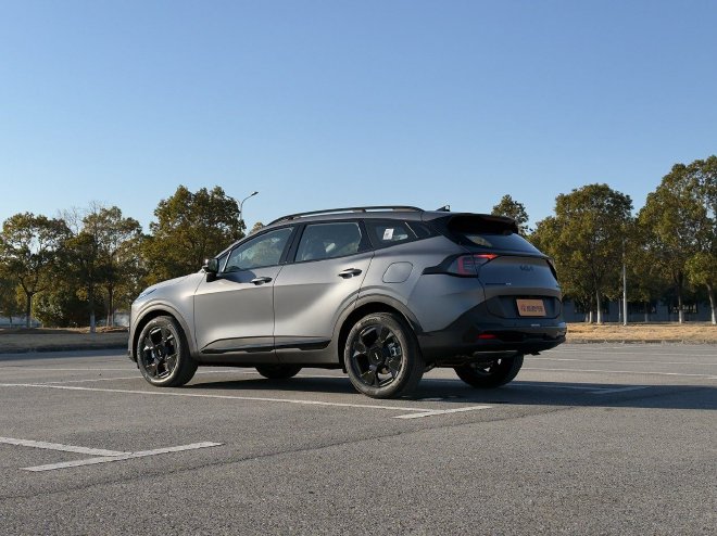 中期改款全面焕新 实拍起亚新狮铂拓界