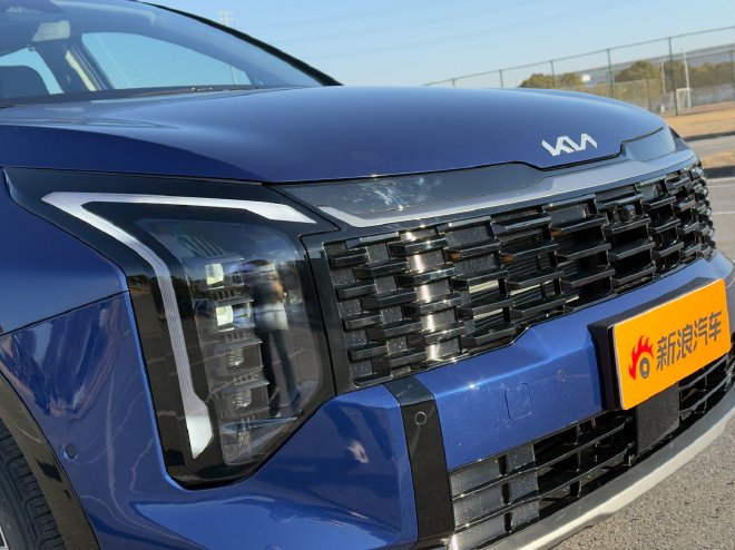 中期改款全面焕新 实拍起亚新狮铂拓界