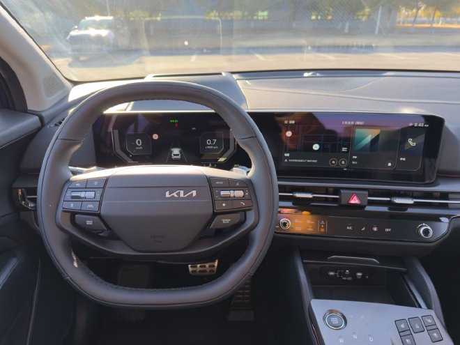 中期改款全面焕新 实拍起亚新狮铂拓界