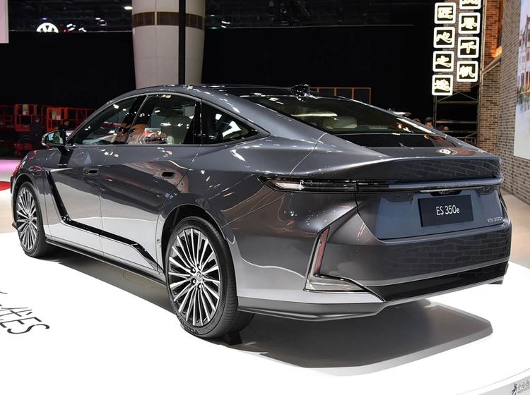 买家用轿车什么时候优惠大__春节买汽车