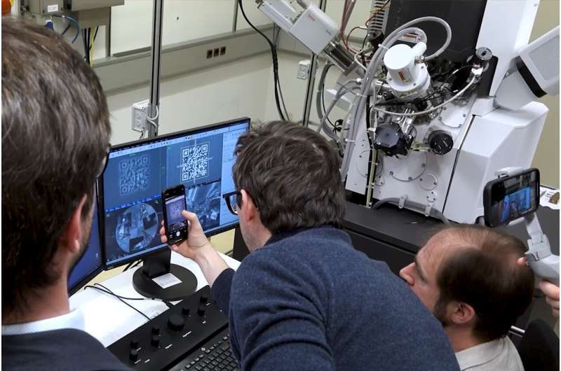 世界最小二维码问世：仅1.98平方微米，数据可存千年_世界最小二维码问世：仅1.98平方微米，数据可存千年_