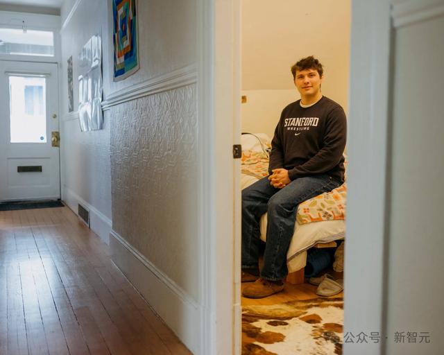 斯坦福辍学、年薪1万、睡楼梯间！旧金山00后豪赌AI：错过才疯了