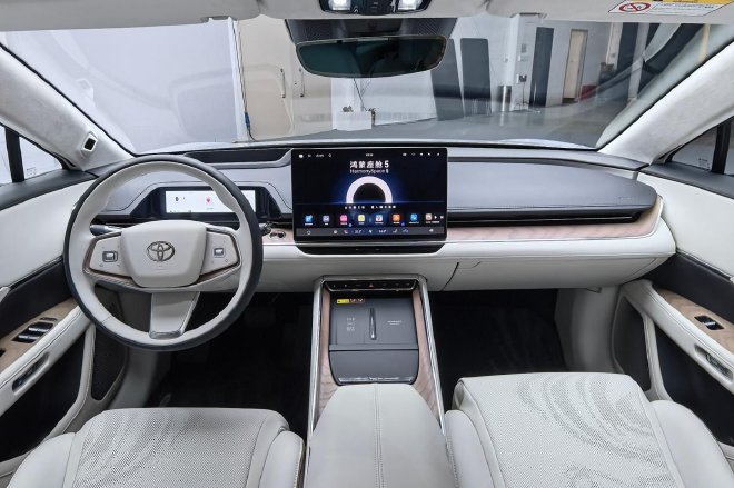 更全面的本土化 静态解析广汽丰田铂智7