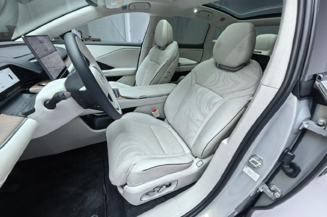 更全面的本土化 静态解析广汽丰田铂智7