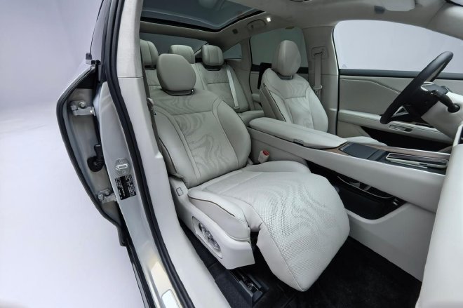 更全面的本土化 静态解析广汽丰田铂智7