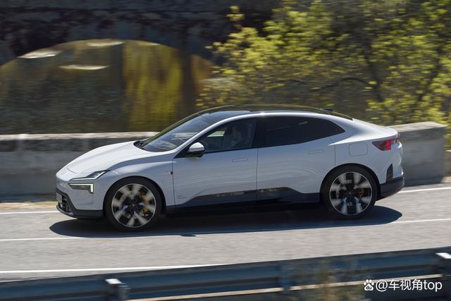 极星的新车型包括:4 系旅行车、新一代 2 系以及一款紧凑型SUV-有驾