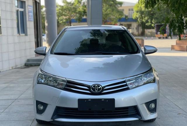 不管你信不信，这都是赤裸裸的存在的现实，6%的车价超过50万，12%的车价在20万到50万之间，最受欢迎的仍是10万以下的家用车-有驾