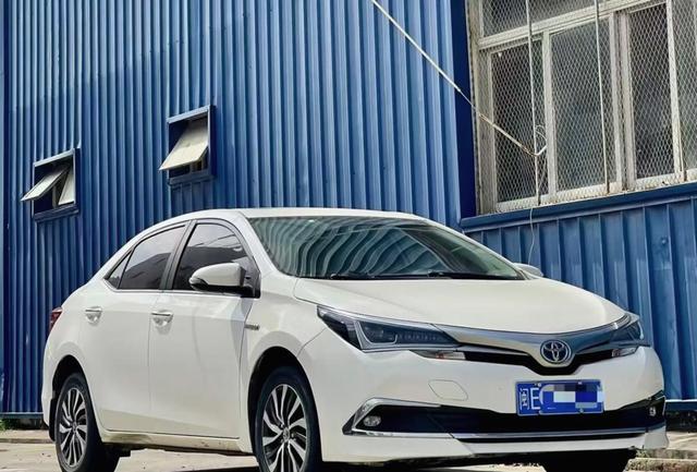 不管你信不信，这都是赤裸裸的存在的现实，6%的车价超过50万，12%的车价在20万到50万之间，最受欢迎的仍是10万以下的家用车-有驾