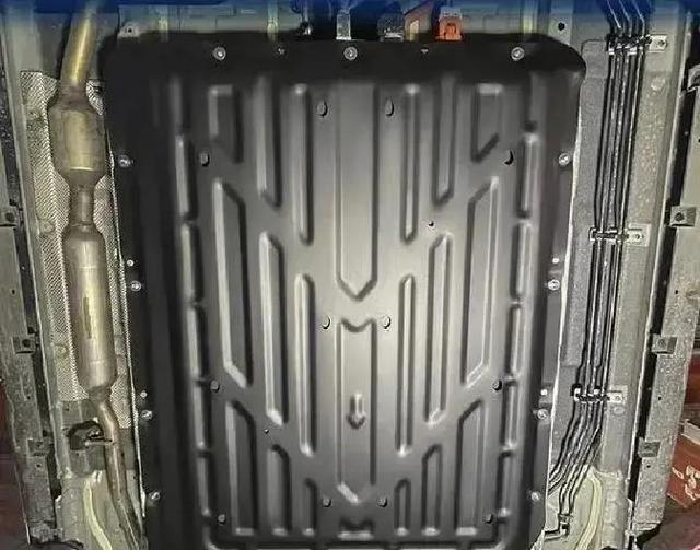 新能源电车需不需要电池护板？别被焦虑误导-有驾